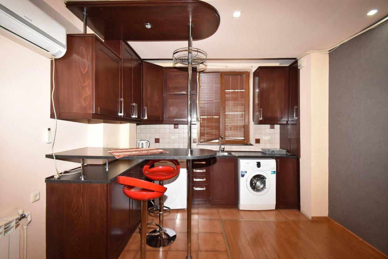 Apartments In Center Of Yerevan,Koghbatsi 1A Street 외부 사진