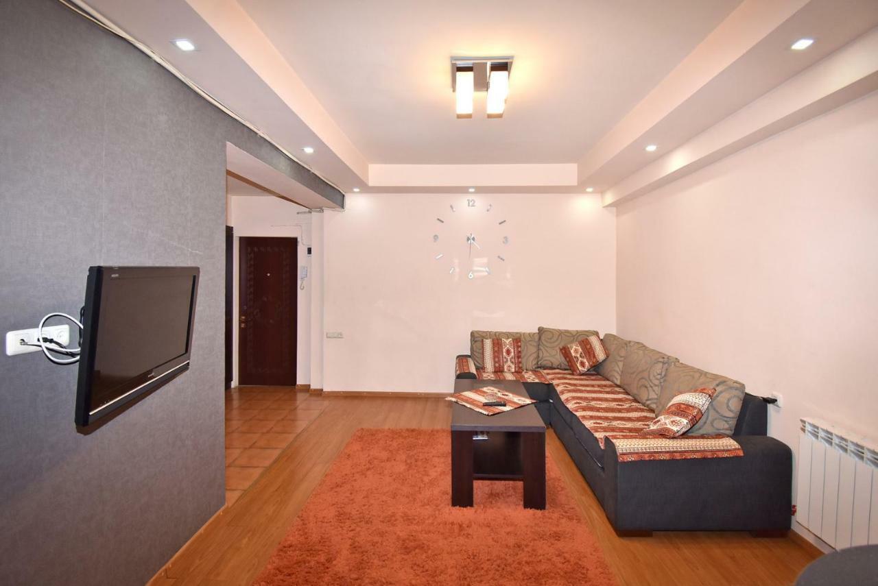 Apartments In Center Of Yerevan,Koghbatsi 1A Street 외부 사진