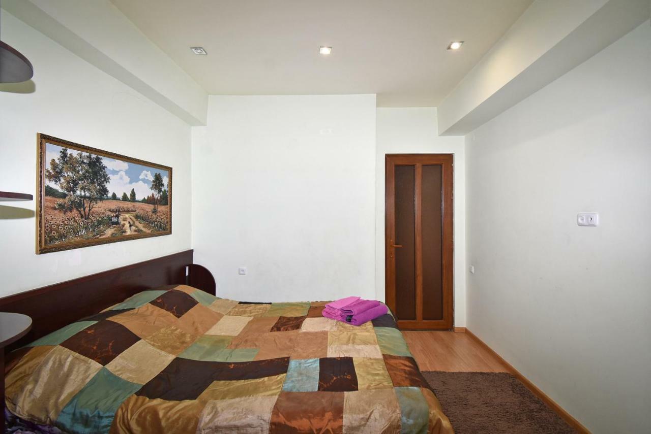Apartments In Center Of Yerevan,Koghbatsi 1A Street 외부 사진