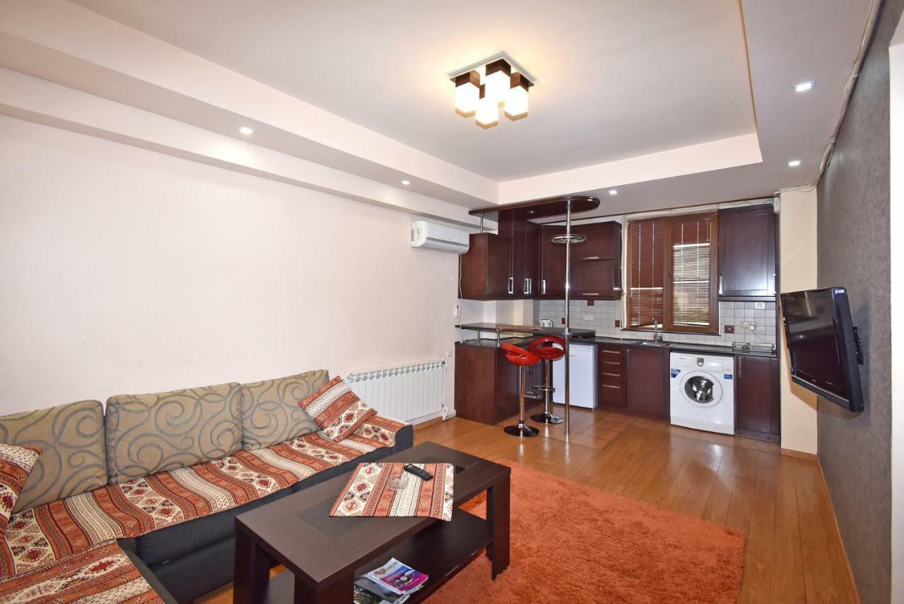 Apartments In Center Of Yerevan,Koghbatsi 1A Street 외부 사진