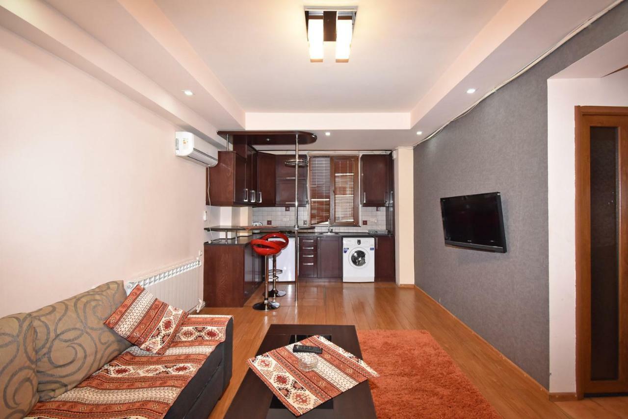 Apartments In Center Of Yerevan,Koghbatsi 1A Street 외부 사진